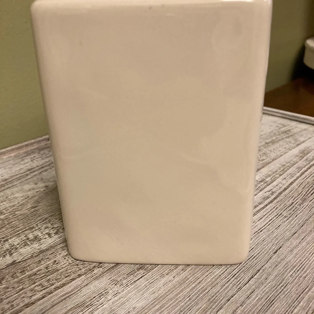 Rae Dunn Ceramic 